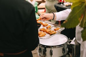 Feestelijke hapjes tijdens het trouwfeest bij Annedge in Deinze, verzorgd door De Plaetse Molen