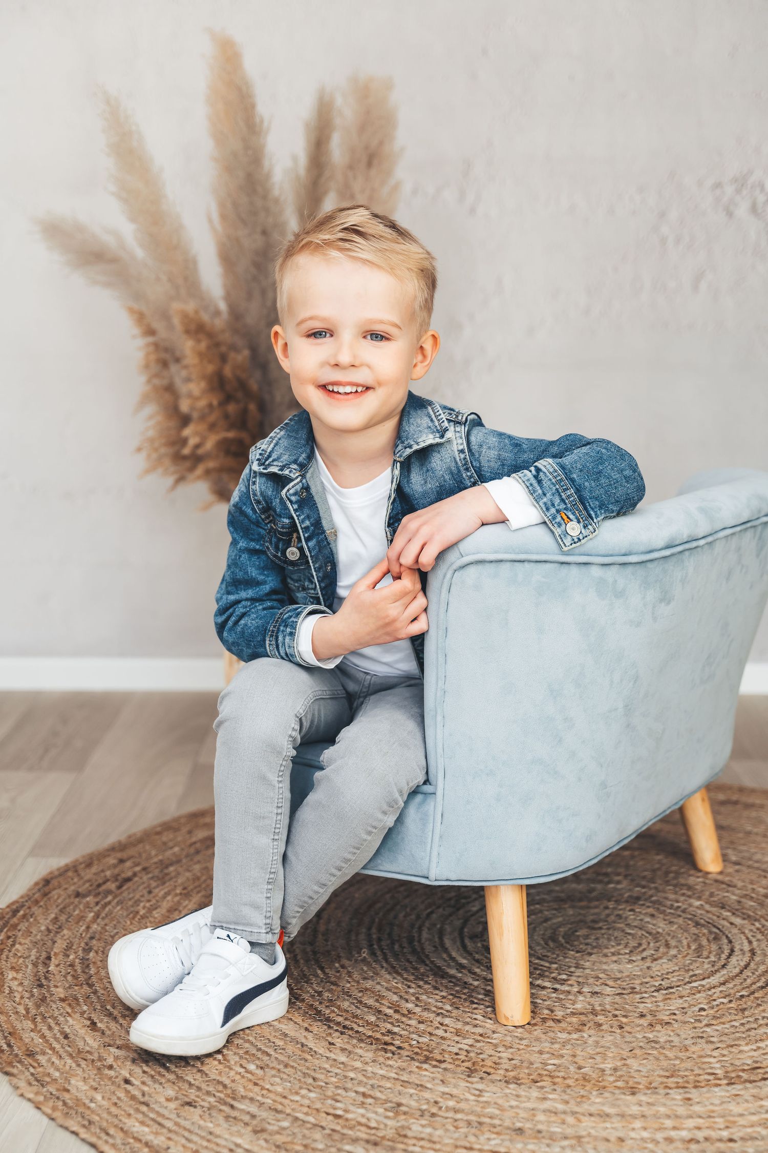 Natürliches Kindergartenfoto drinnen – BildDetail Fotografie Rüthen