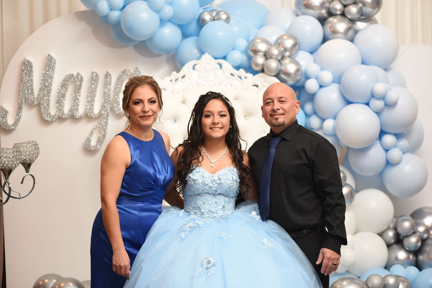 Luxury interactive Quince photo booth rental creating professional DSLR keepsake photos during Dallas Fort Worth Quinceañera events