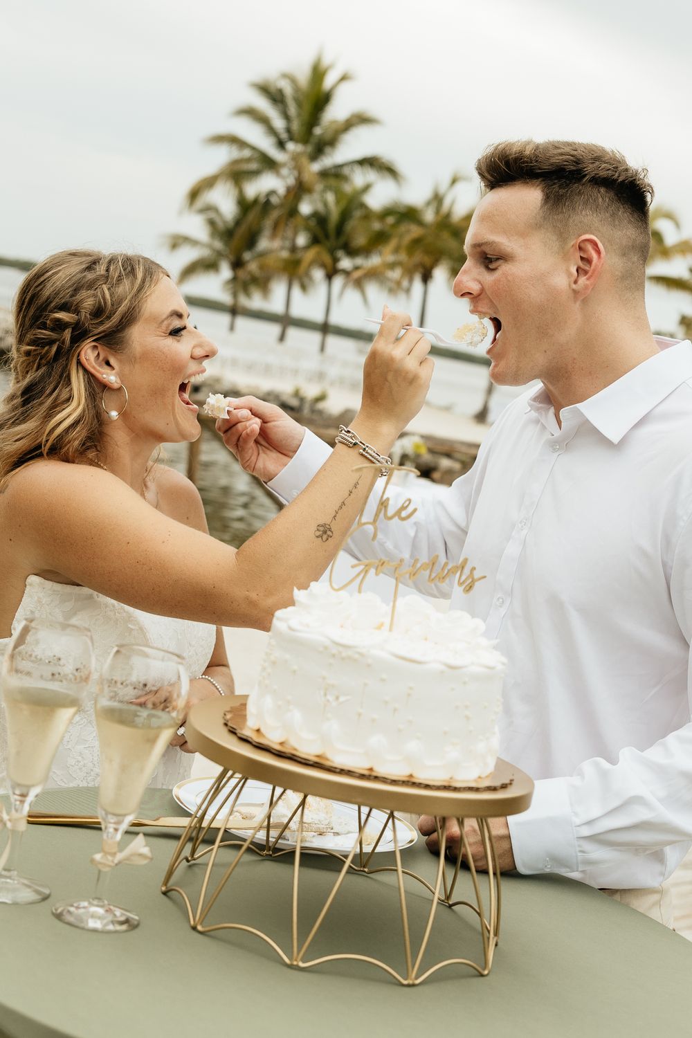 Dolphin Point Villas Wedding in Key Largo, Florida. South Florida Wedding Photographer, Key Largo Wedding Photographer - Lindsay McDow Photo