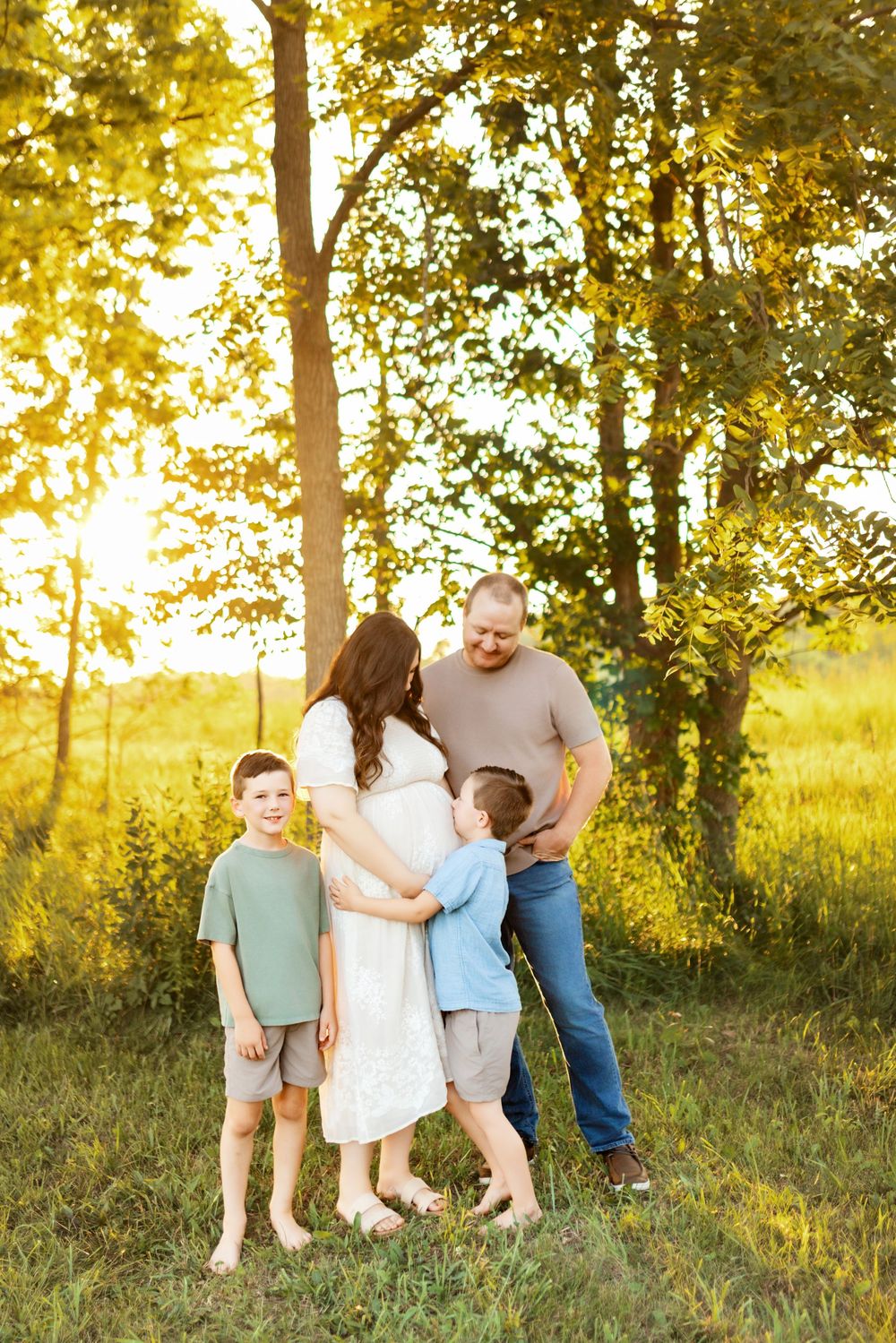 Outdoor Maternity Family Photoshoot in Marion Indiana