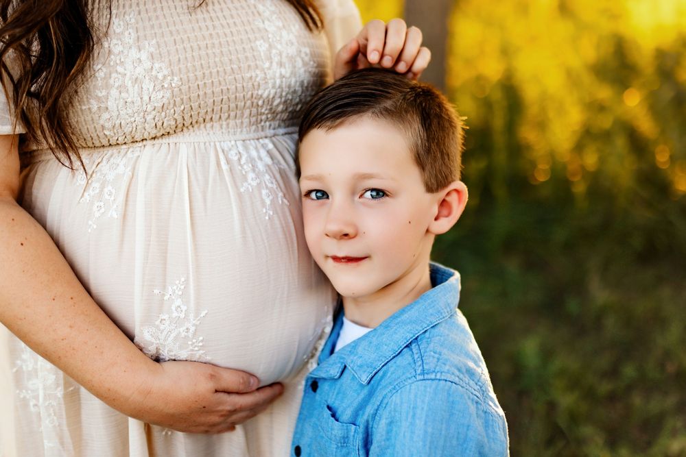Outdoor Maternity Family Photoshoot in Marion Indiana