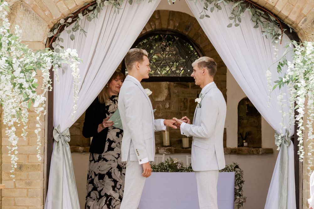 Gay couple, The Ravenswood, Wedding ceremony