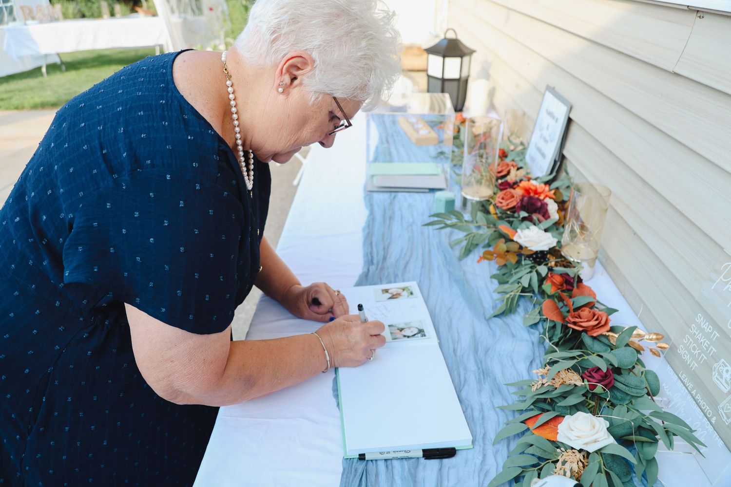 wedding guest book decor