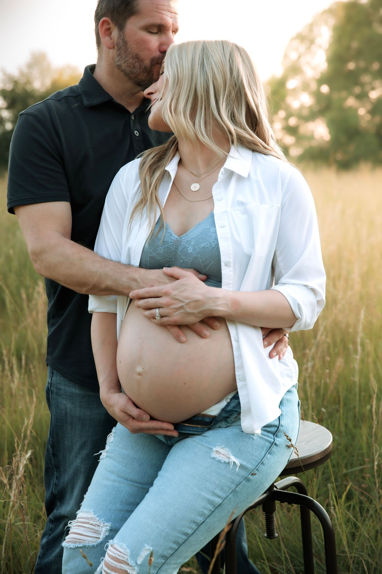 Beautiful maternity session in a field near Nashville Tennessee.