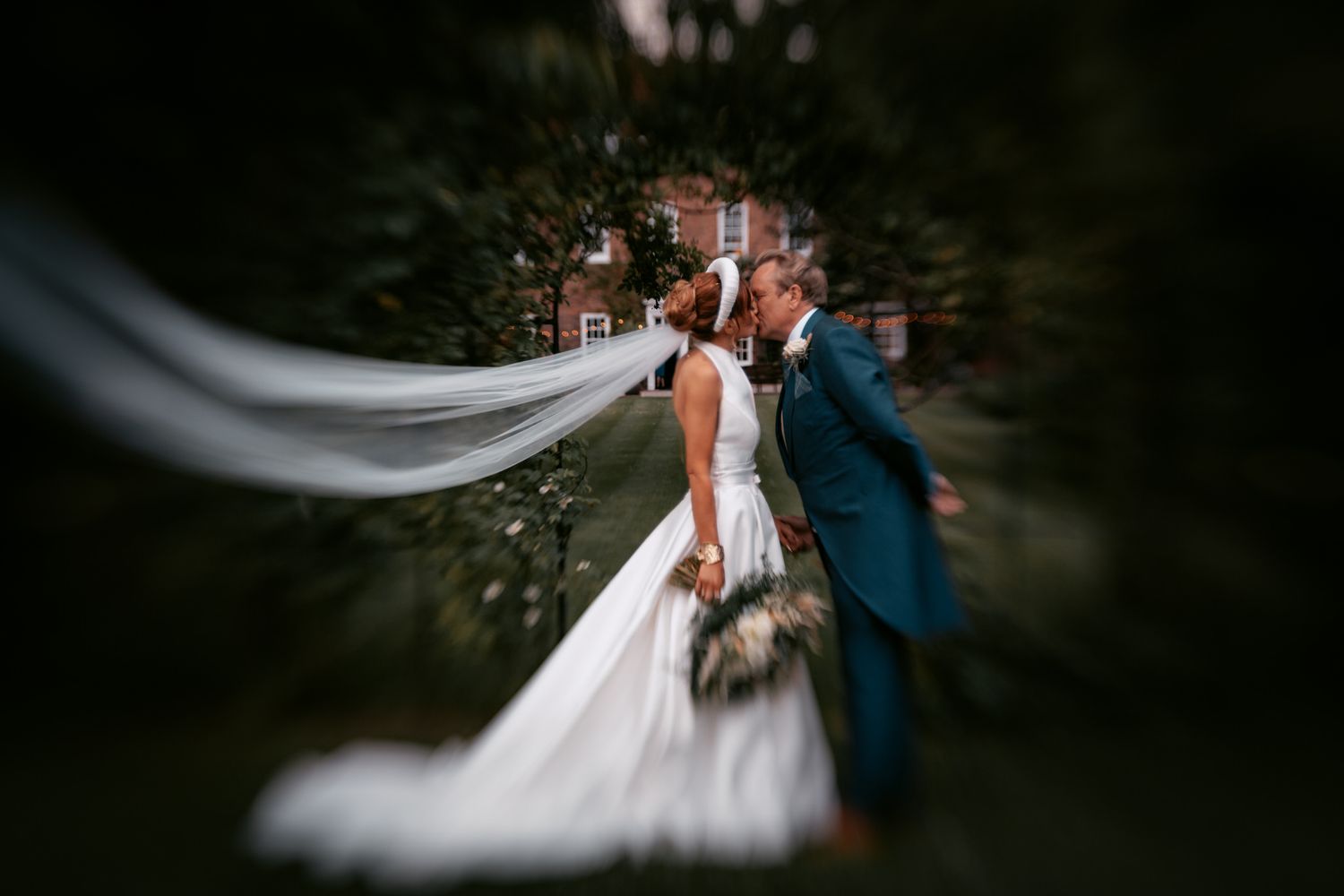 candid romantic atmospheric wedding photography by Rose and Rainbow Photography