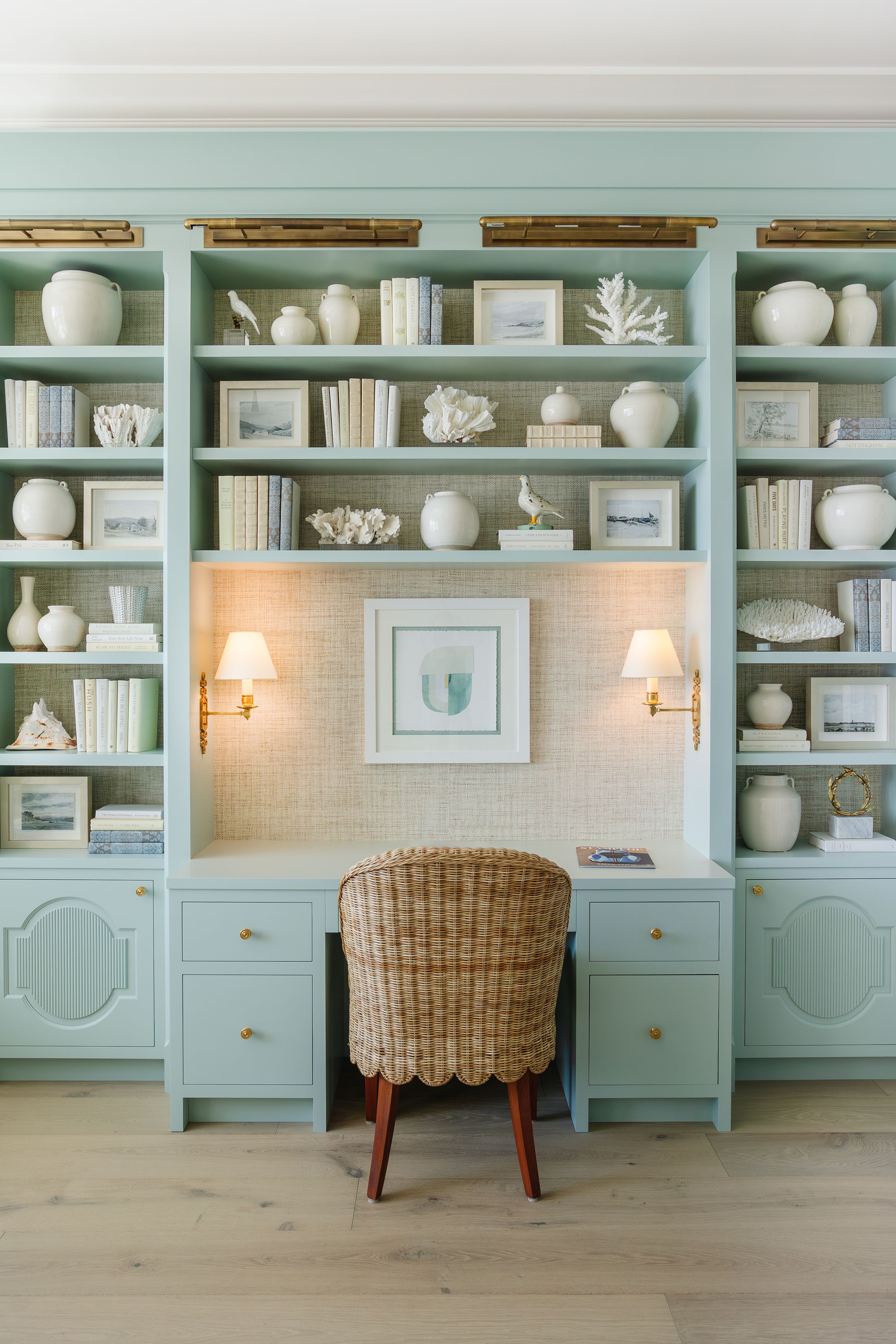 Tara Correa's photography focuses on capturing the architectural interiors of commercial and residential spaces.