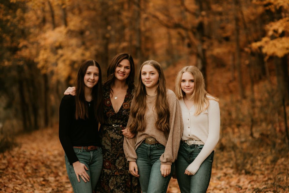 mom and daughters