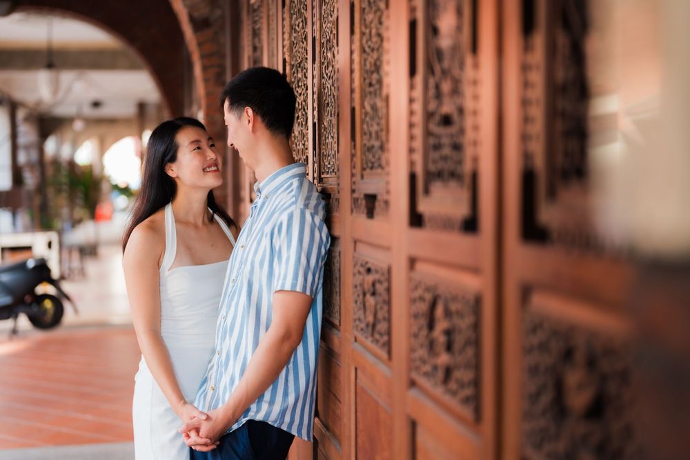 A couple at Dihua Street in Dadaocheng, Taipei City.