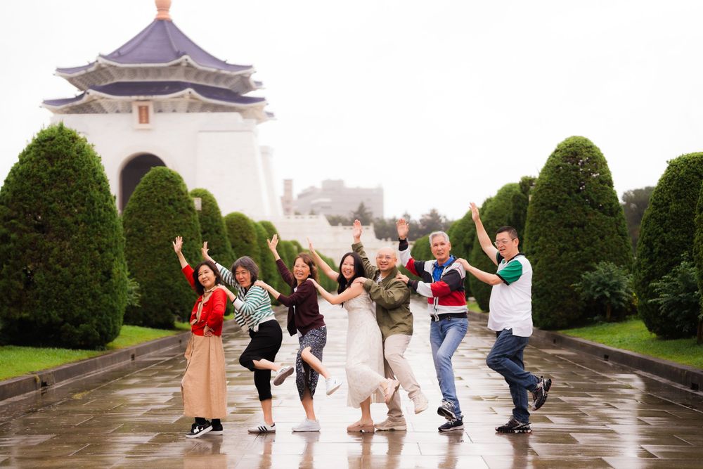 An extended family at Chiang Kai-shek Memorial Hall in Taipei City.