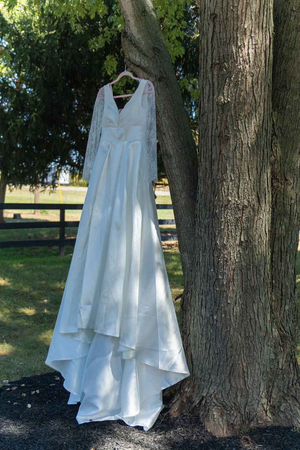 Wedding dress photo.