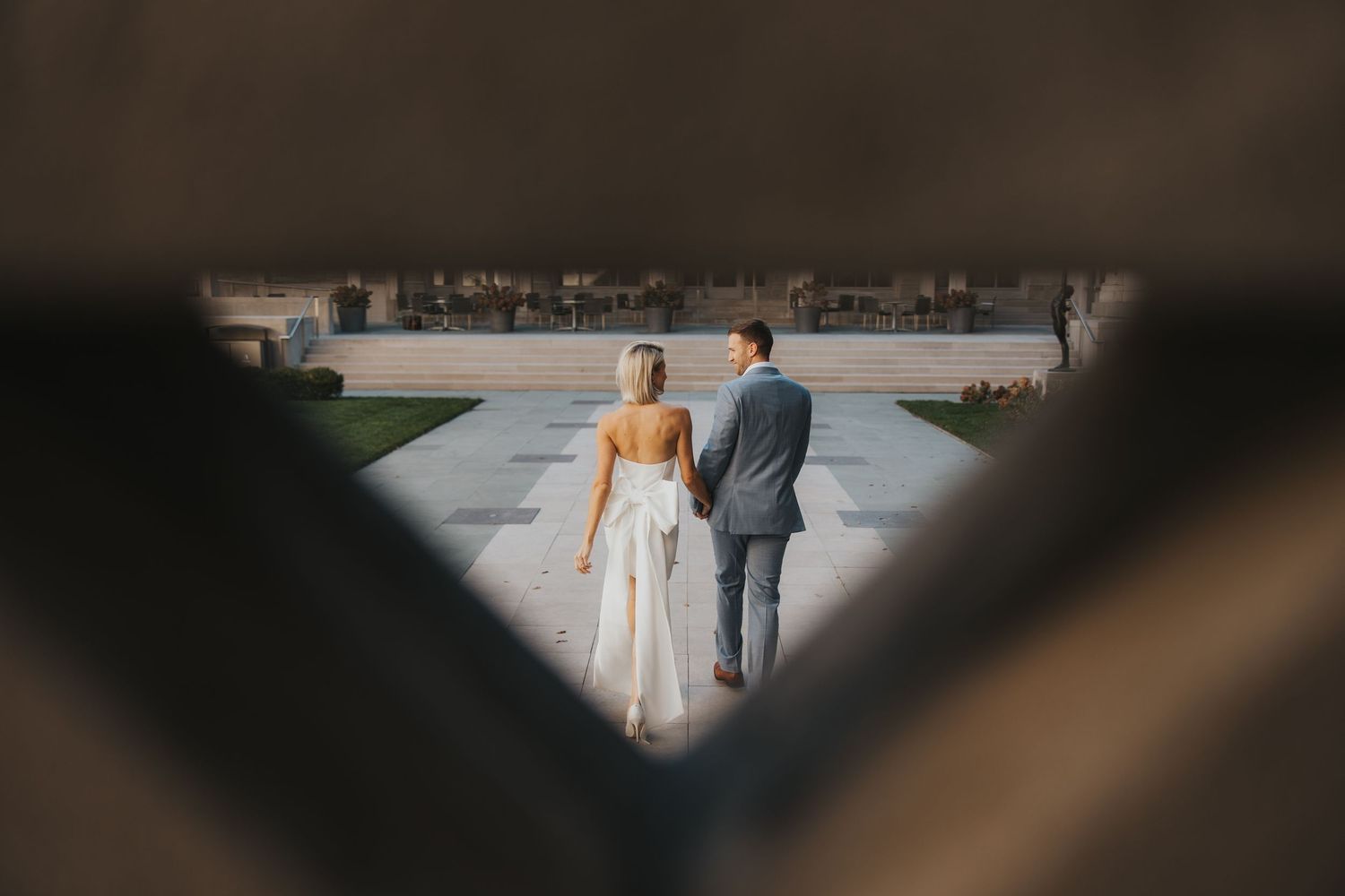 Timeless Stunning Engagement Session | Cincinnati Art Museum | Cincinnati Engagement Photography | Creative Couples Portrait
