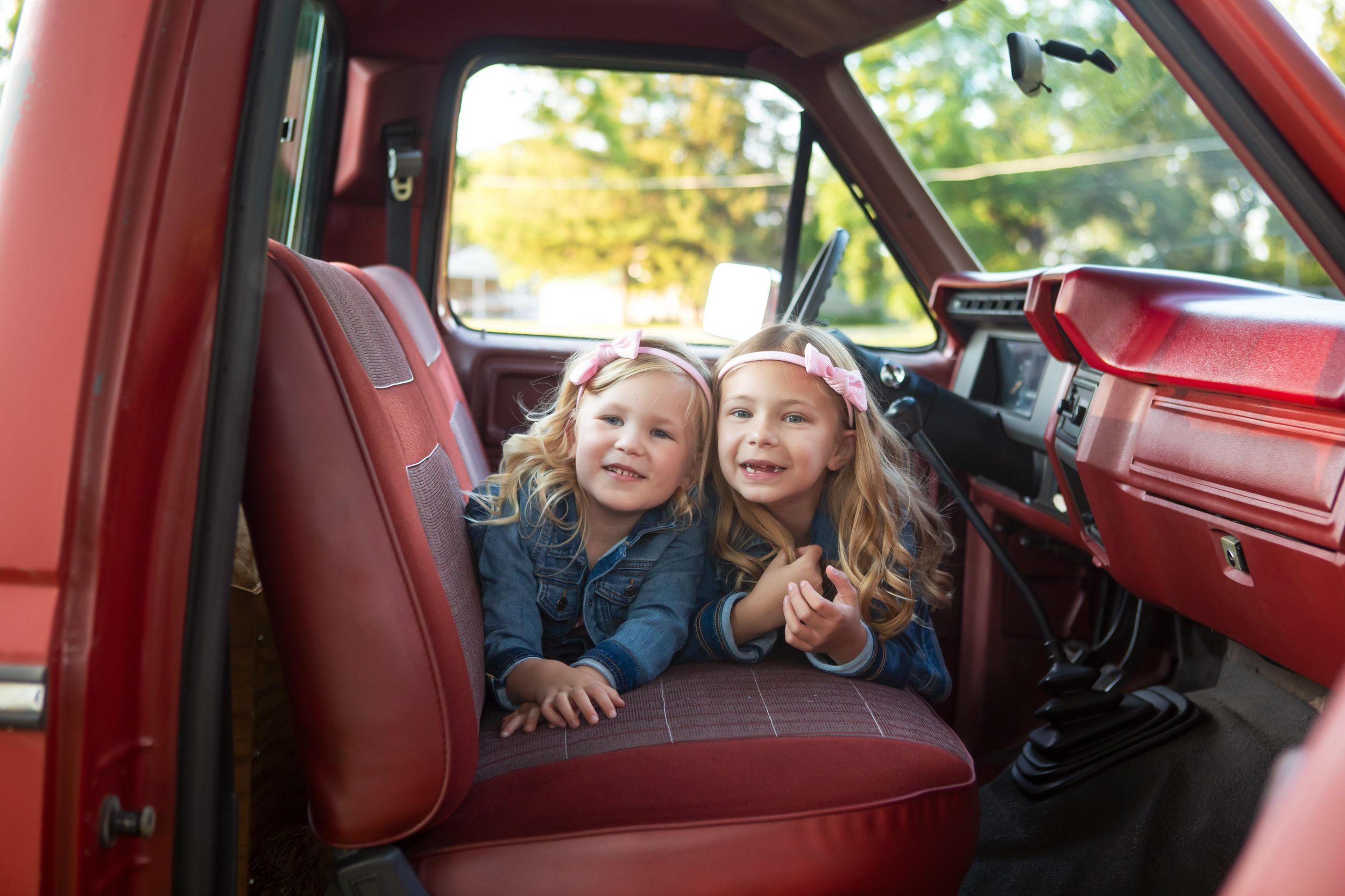 best friends forever, grandpa's old truck photoshoot, york pa family and child photographer