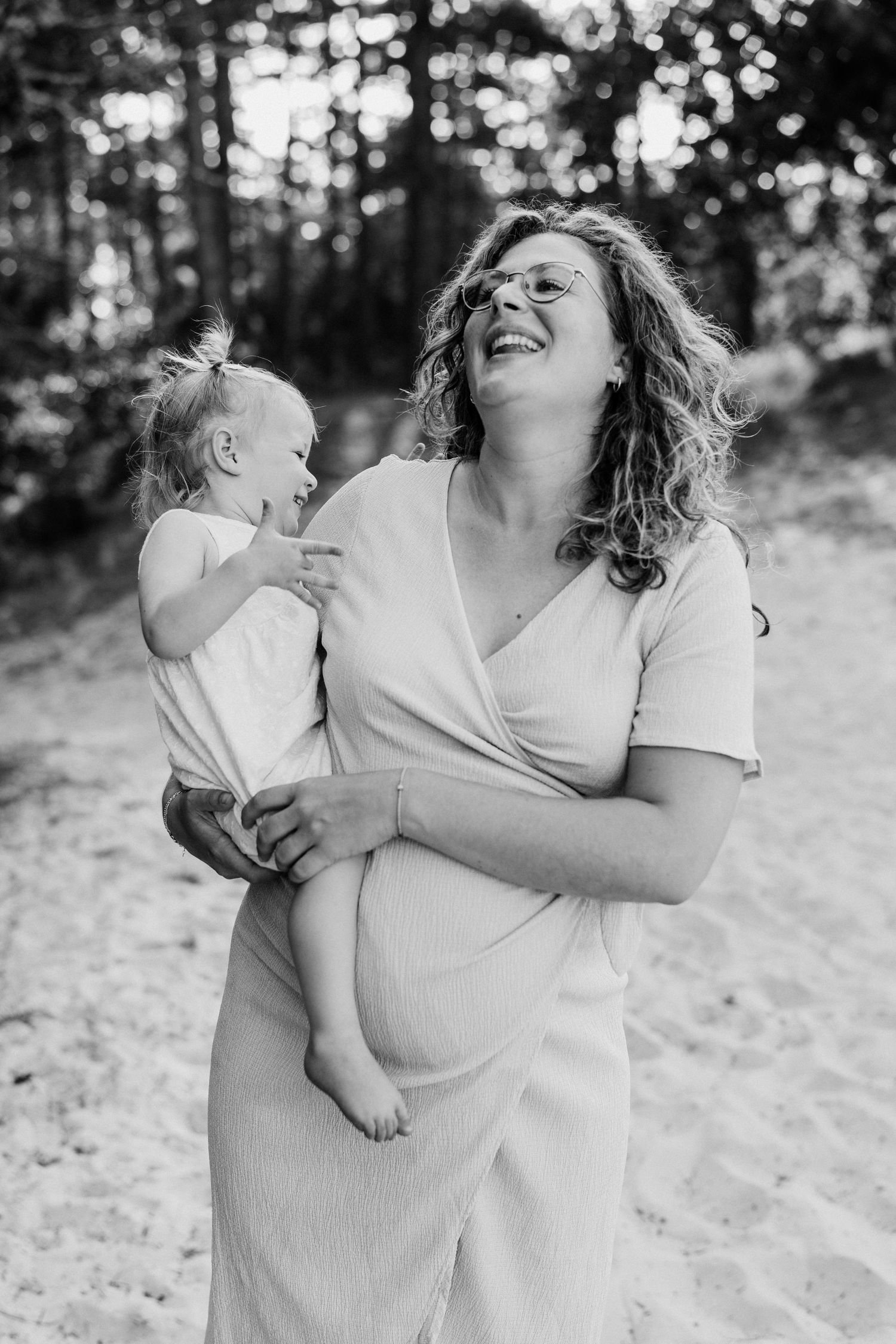 Gezinsreportage in Zierikzee, Schouwen-Duiveland. Fotografie door Marleen Dalebout-Nuijten. Gezin, Newborn, echte momenten samen vastgelegd.
