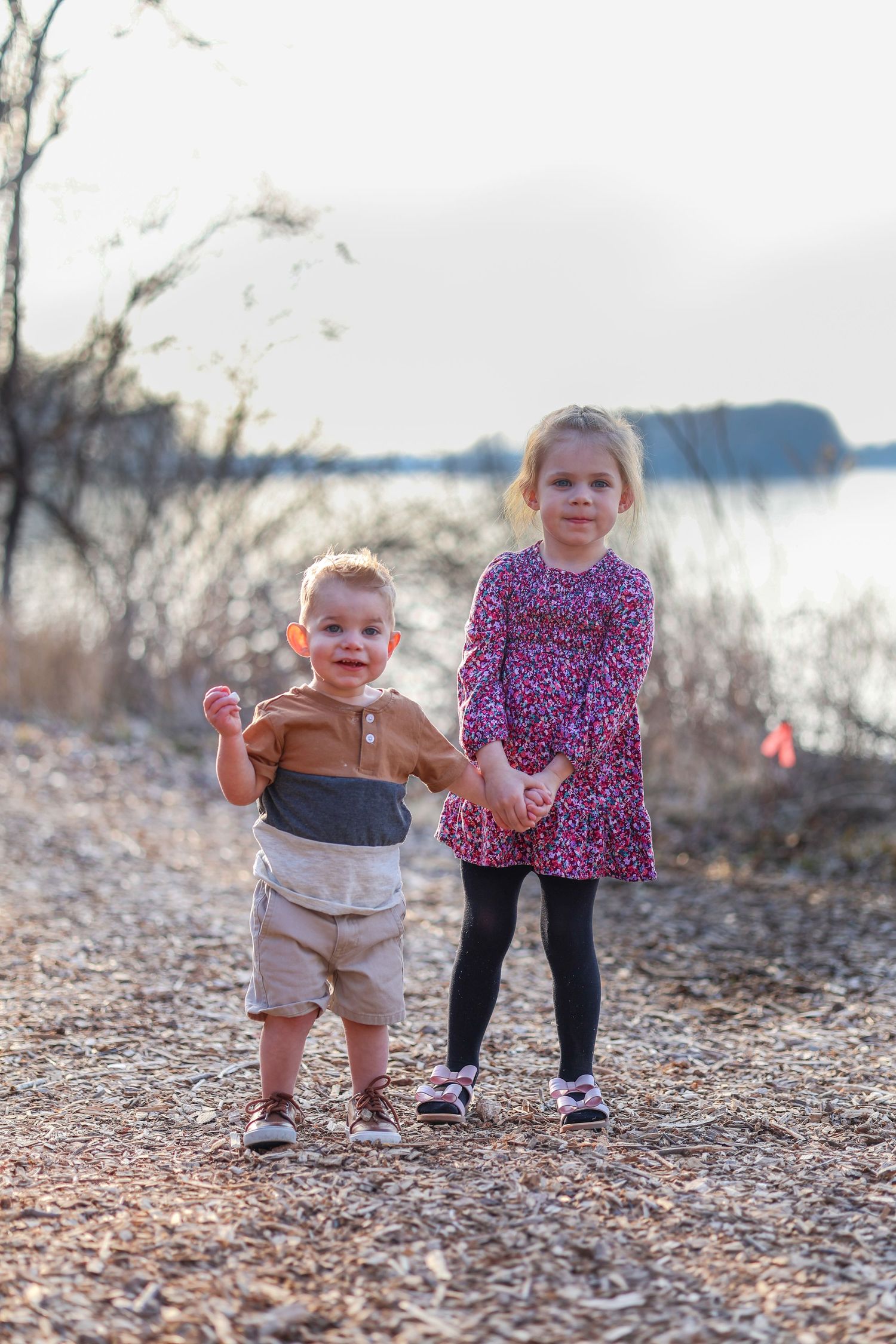Springfield IL Photographer captures siblings during a session in Central IL