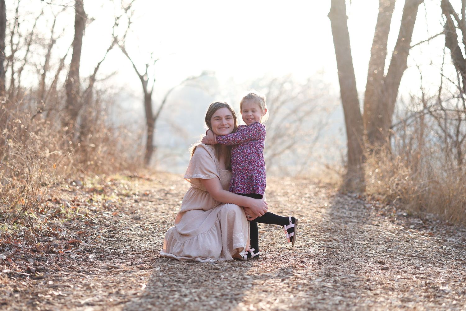 Springfield IL Photographer captures a young mom with her kid during a session in Central IL