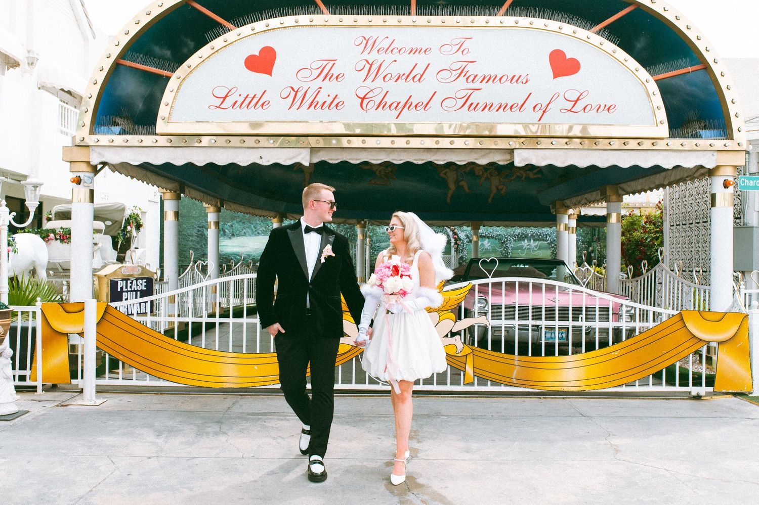 Las Vegas Elopement at Little White chapel