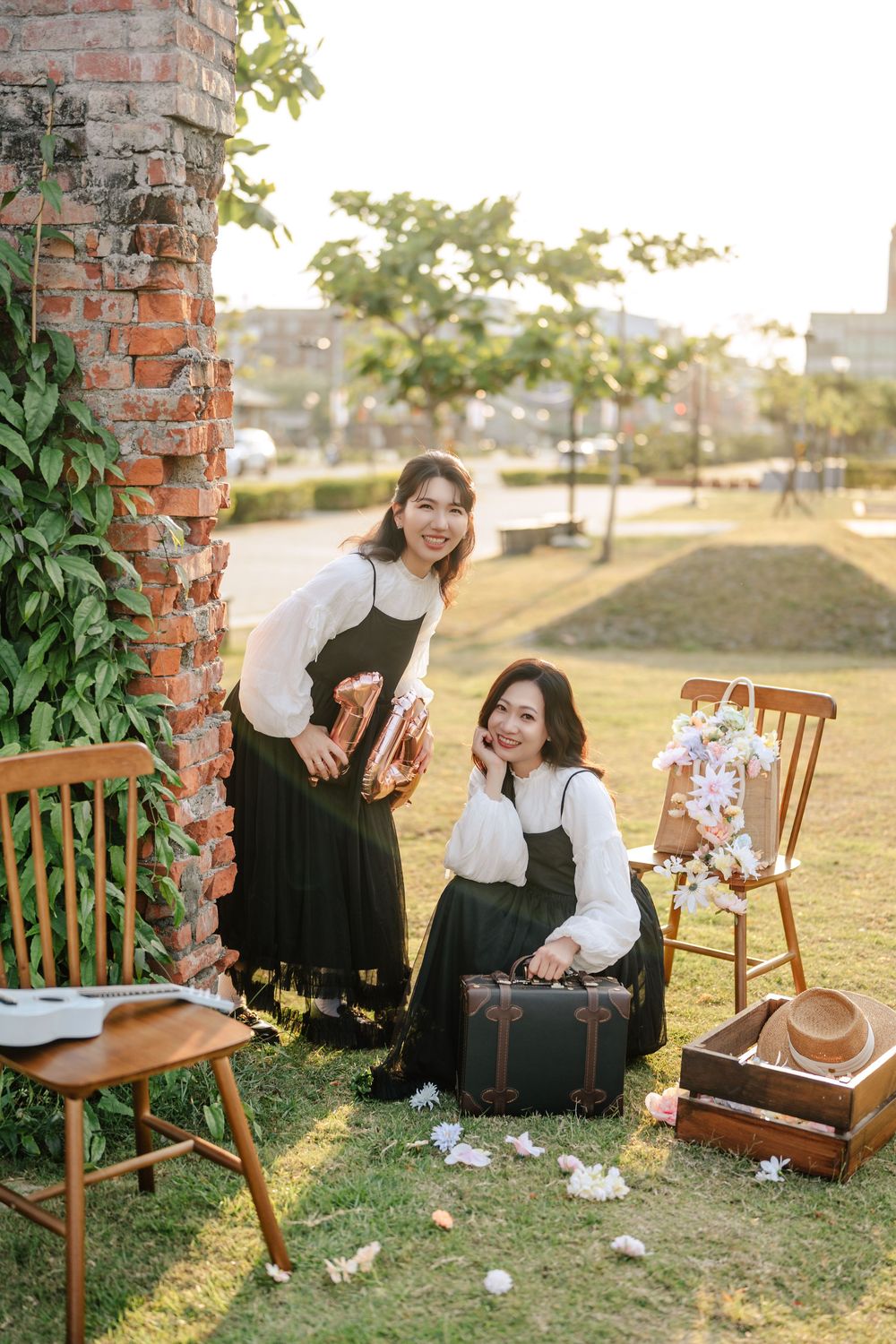 夏天婚紗WhiteLily婚紗、墾丁時尚高級婚紗、草原海邊婚紗、高雄美式棚拍婚紗、屏東自助婚紗攝影工作室推薦、韓式婚紗，小紅書婚紗、明星氛圍婚紗、海外婚紗招募中、海外婚禮推薦、戶外證婚場地、高雄台南自主婚紗、紐西蘭皇后鎮駐點婚紗婚禮攝影家庭
