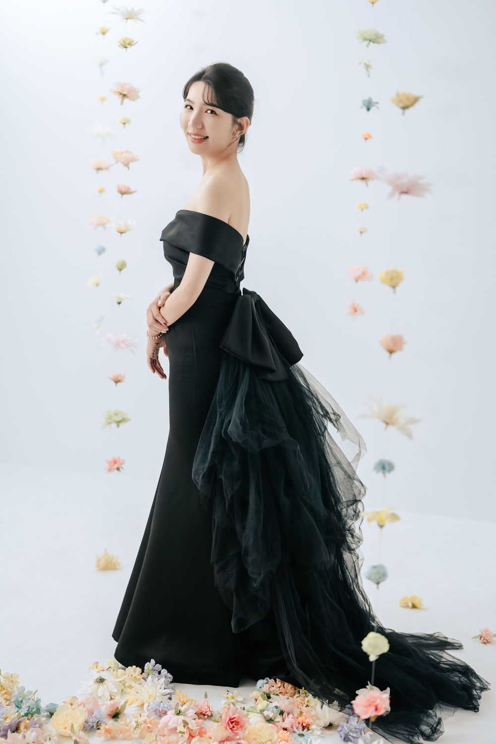 夏天婚紗WhiteLily婚紗、墾丁時尚高級婚紗、草原海邊婚紗、高雄美式棚拍婚紗、屏東自助婚紗攝影工作室推薦、韓式婚紗，小紅書婚紗、明星氛圍婚紗、海外婚紗招募中、海外婚禮推薦、戶外證婚場地、高雄台南自主婚紗、紐西蘭皇后鎮駐點婚紗婚禮攝影家庭