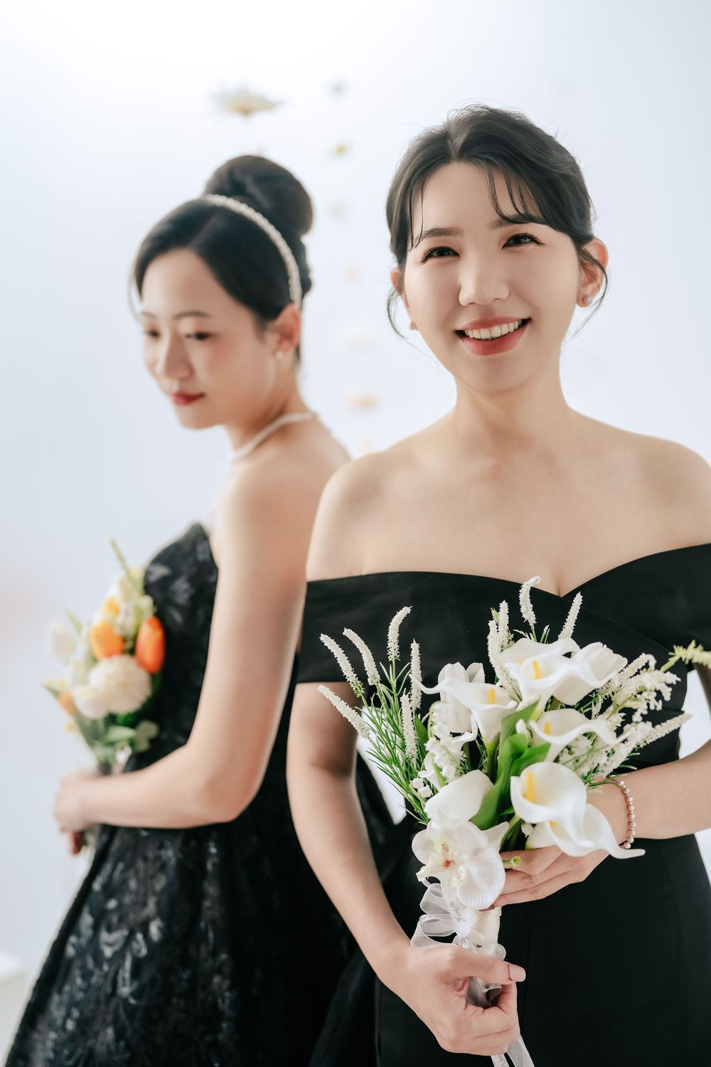 夏天婚紗WhiteLily婚紗、墾丁時尚高級婚紗、草原海邊婚紗、高雄美式棚拍婚紗、屏東自助婚紗攝影工作室推薦、韓式婚紗，小紅書婚紗、明星氛圍婚紗、海外婚紗招募中、海外婚禮推薦、戶外證婚場地、高雄台南自主婚紗、紐西蘭皇后鎮駐點婚紗婚禮攝影家庭