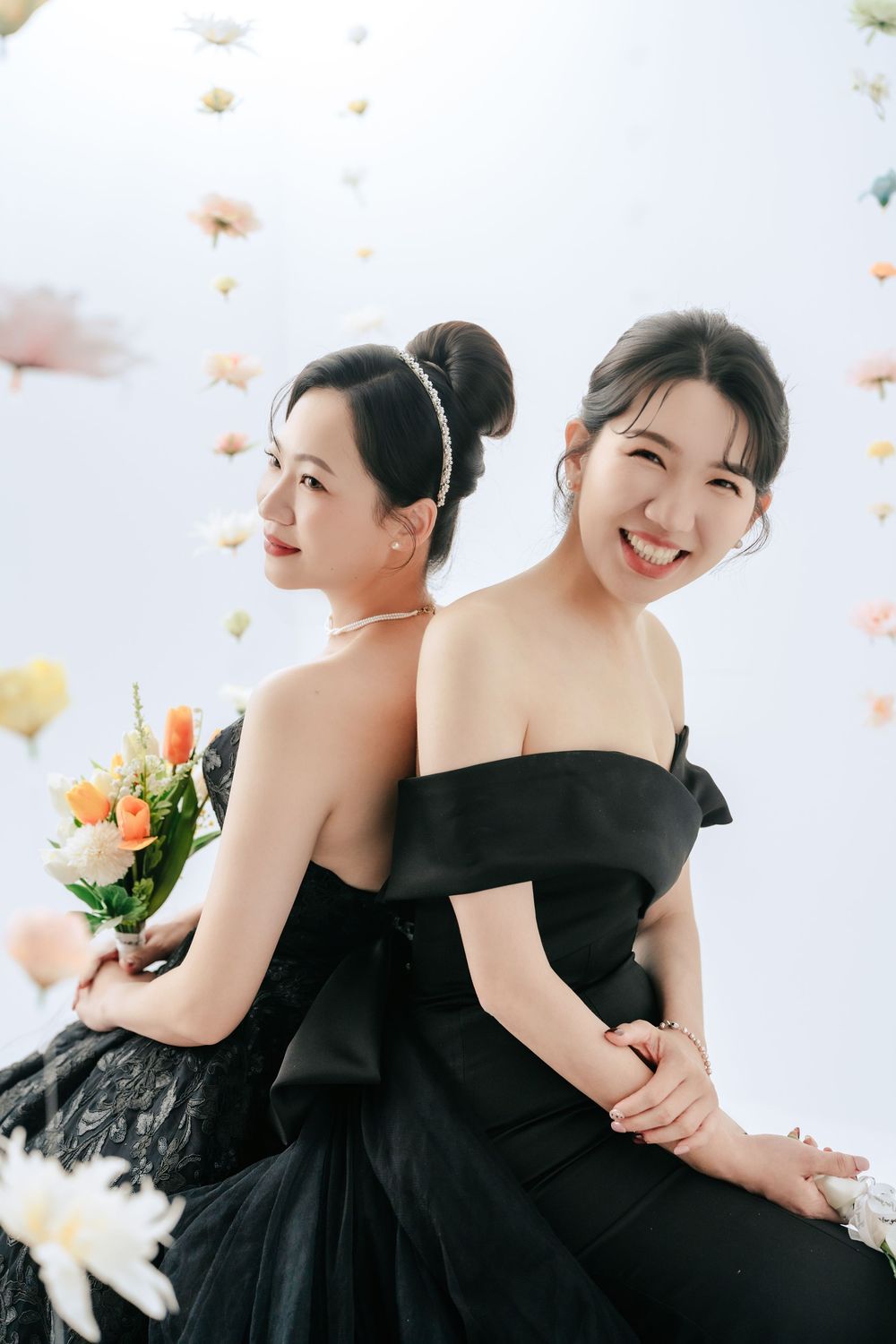 夏天婚紗WhiteLily婚紗、墾丁時尚高級婚紗、草原海邊婚紗、高雄美式棚拍婚紗、屏東自助婚紗攝影工作室推薦、韓式婚紗，小紅書婚紗、明星氛圍婚紗、海外婚紗招募中、海外婚禮推薦、戶外證婚場地、高雄台南自主婚紗、紐西蘭皇后鎮駐點婚紗婚禮攝影家庭