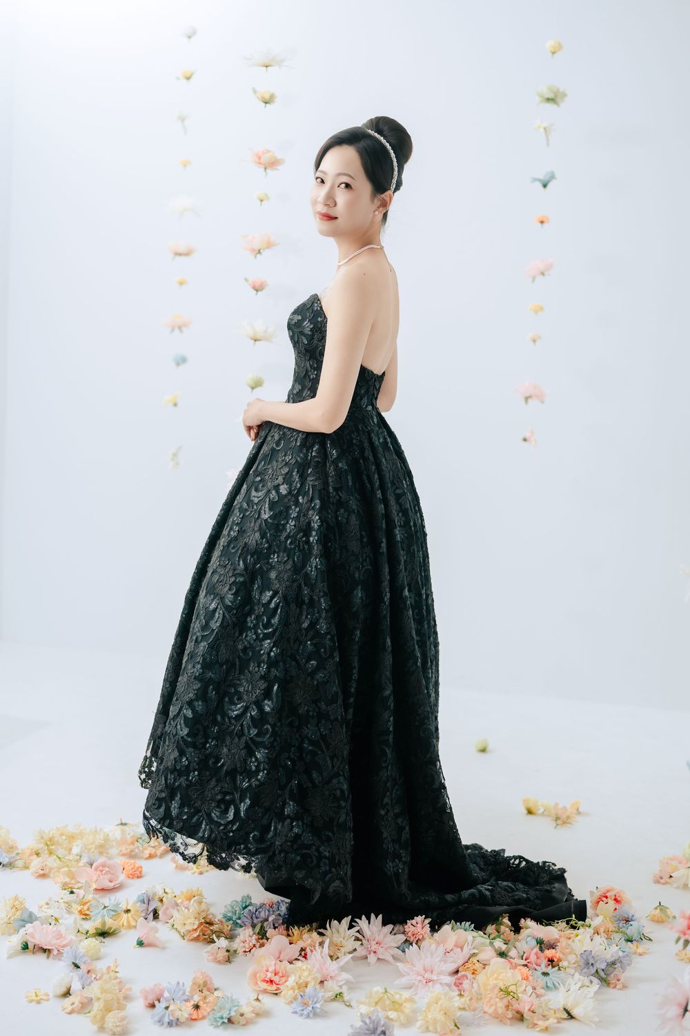 夏天婚紗WhiteLily婚紗、墾丁時尚高級婚紗、草原海邊婚紗、高雄美式棚拍婚紗、屏東自助婚紗攝影工作室推薦、韓式婚紗，小紅書婚紗、明星氛圍婚紗、海外婚紗招募中、海外婚禮推薦、戶外證婚場地、高雄台南自主婚紗、紐西蘭皇后鎮駐點婚紗婚禮攝影家庭