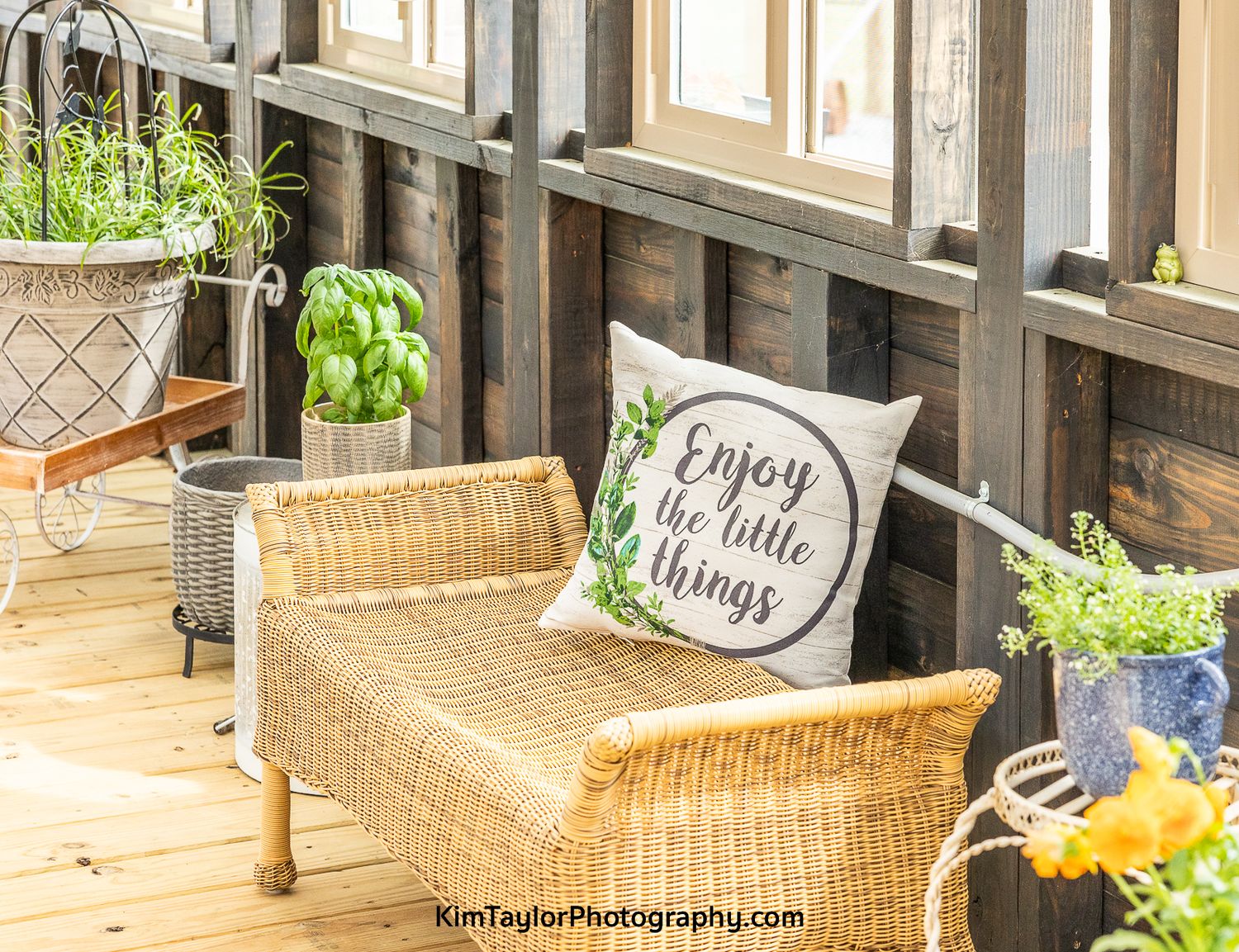 wedding venue, wild rock farm, country venue, pretty wedding venues, Kim Taylor photography, wedding photographer, flowers, wedding decor
