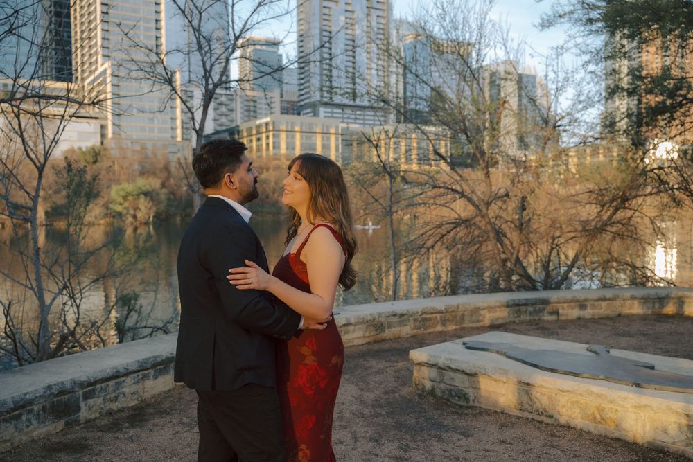 Austin, Texas engagement photos at Auditorium Shores.