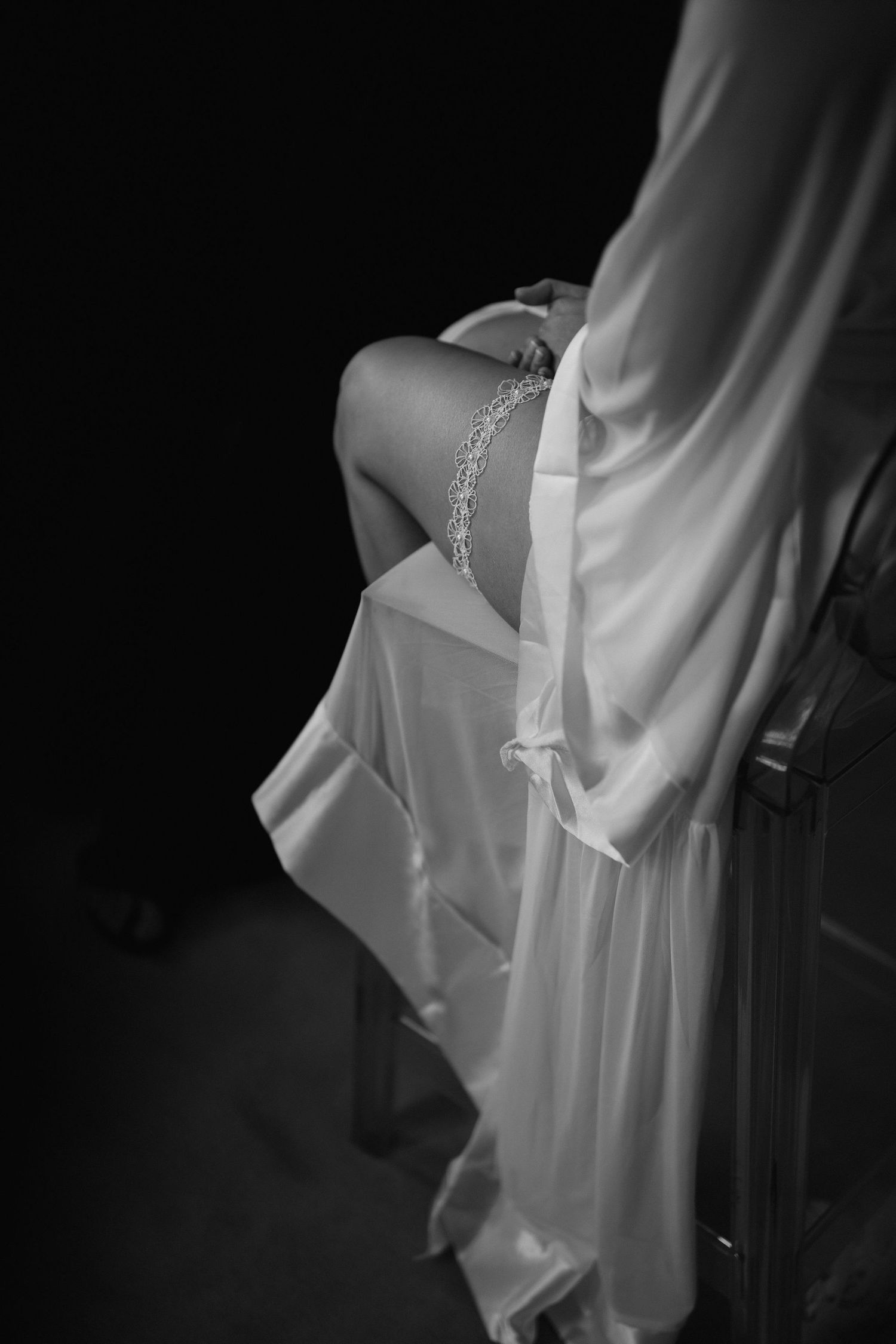 close up of brides garter at Iscoyd park