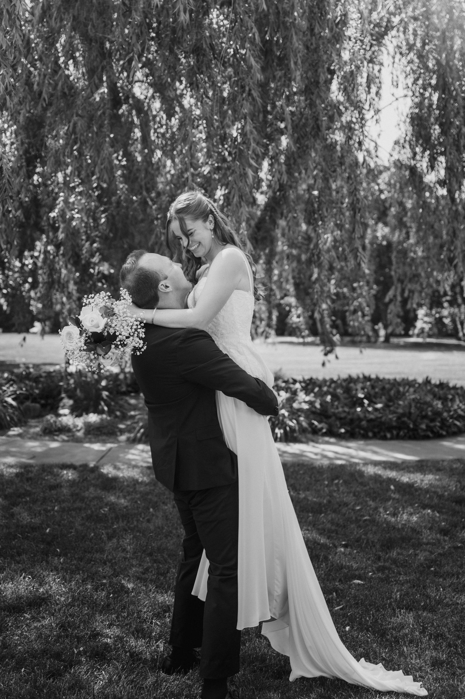 Promise Garden wedding bride and groom photos