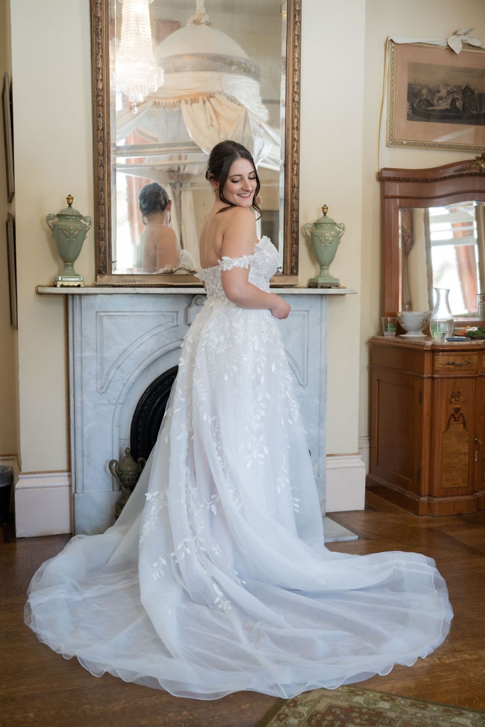 Bridal suite with luxurious décor at Jefferson Street Mansion