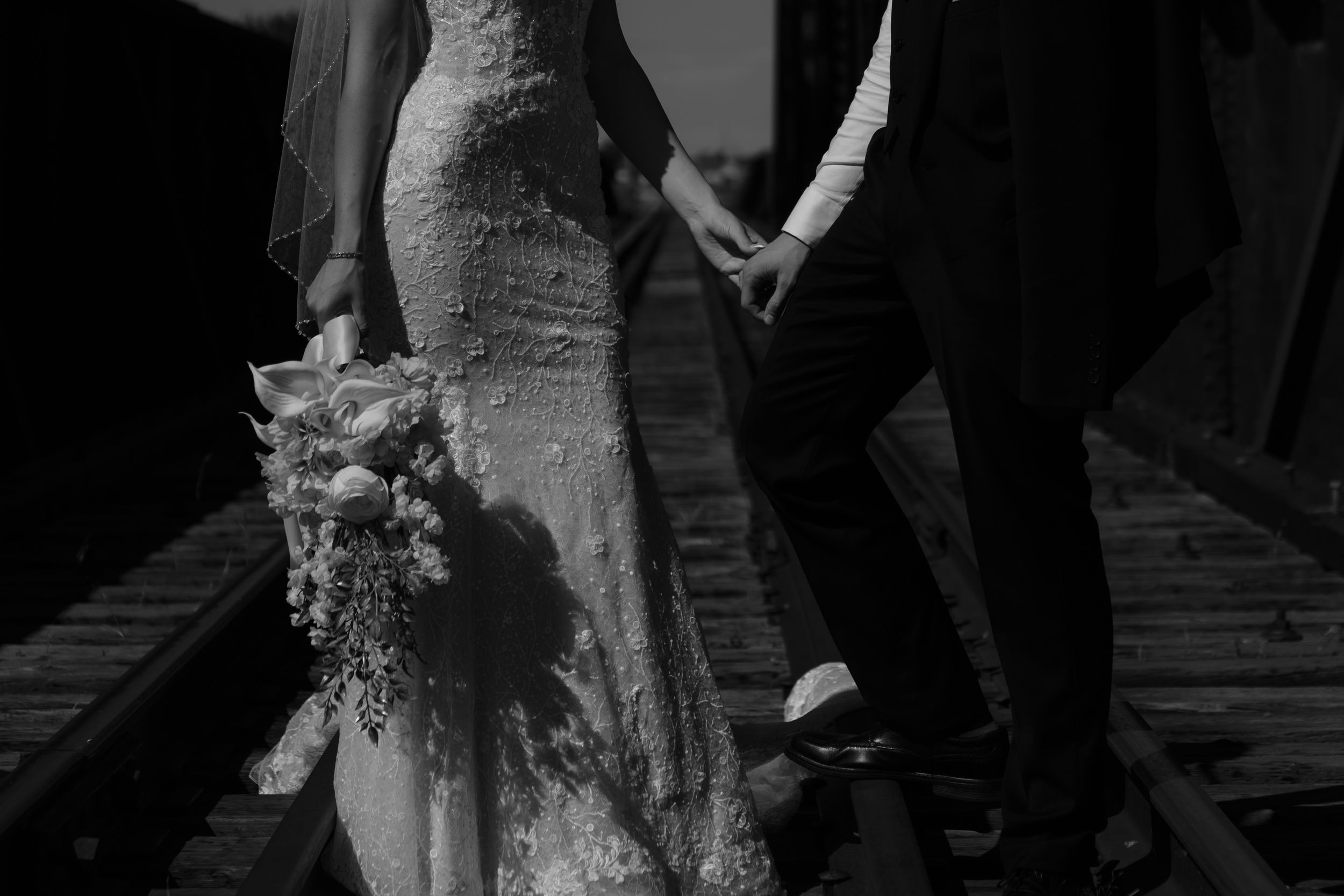 Local Manitoba Wedding Photographer photographs newly married Couple