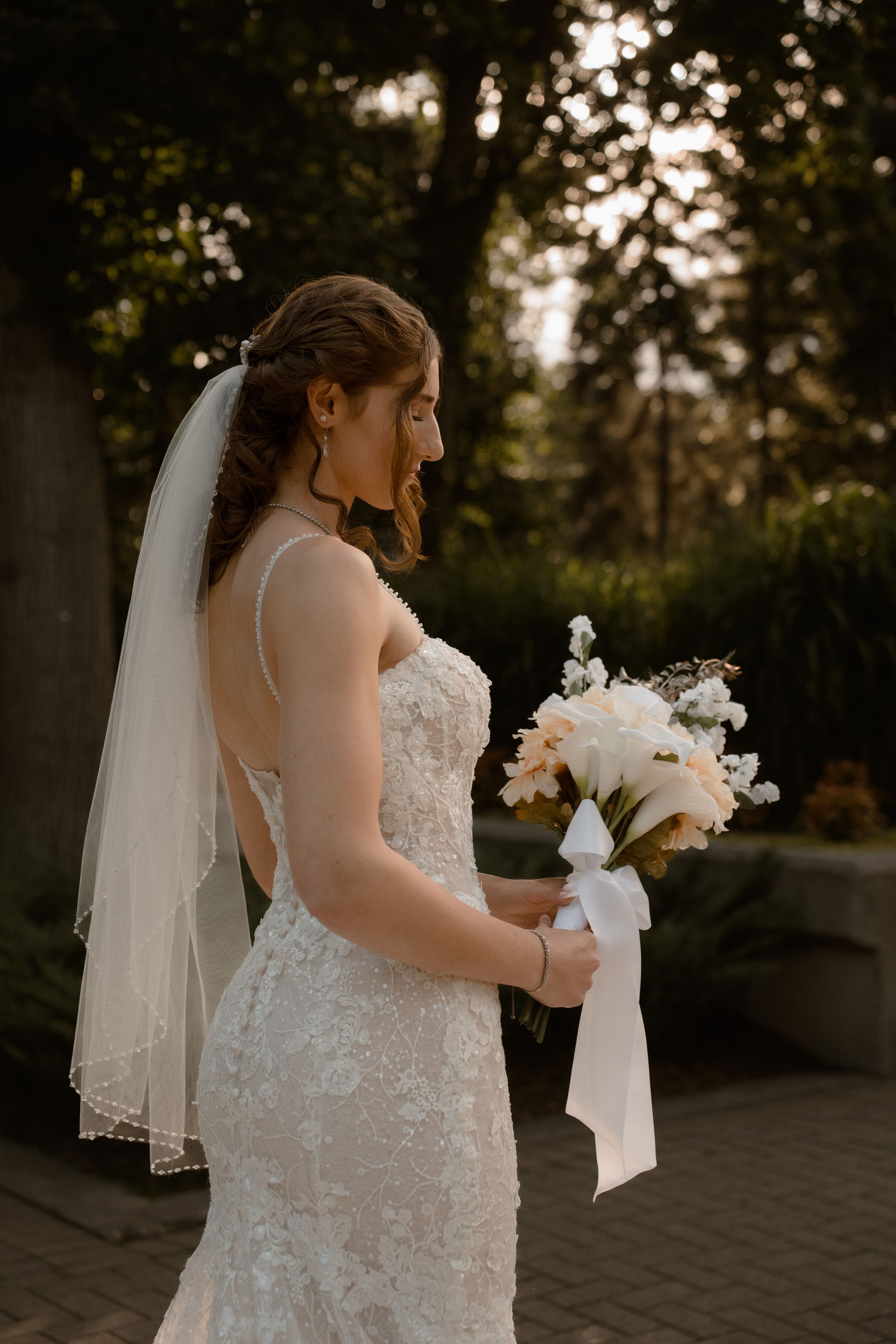 Local Manitoba Wedding Photographer photographs newly married Couple