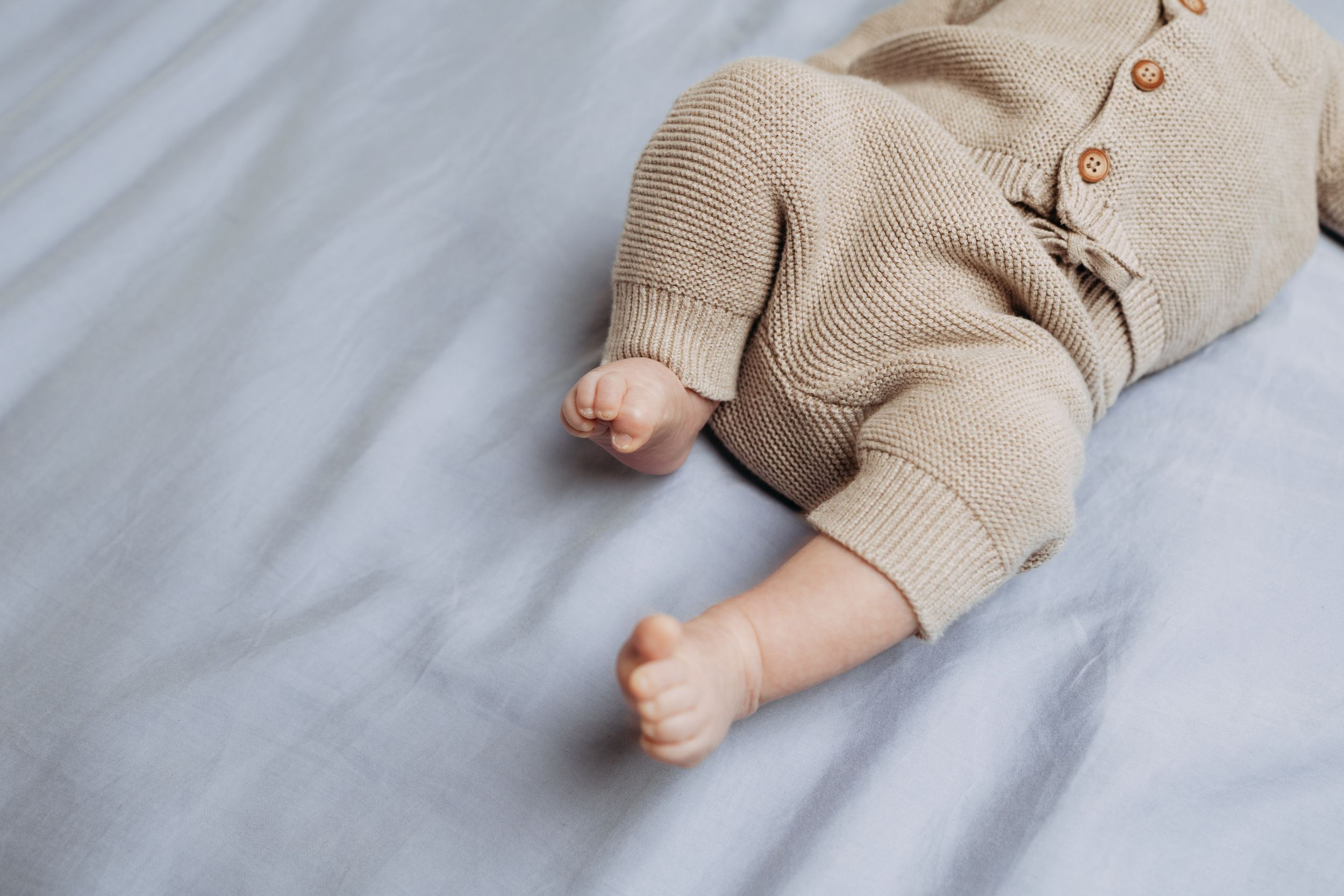 San Francisco in-home newborn portraits details