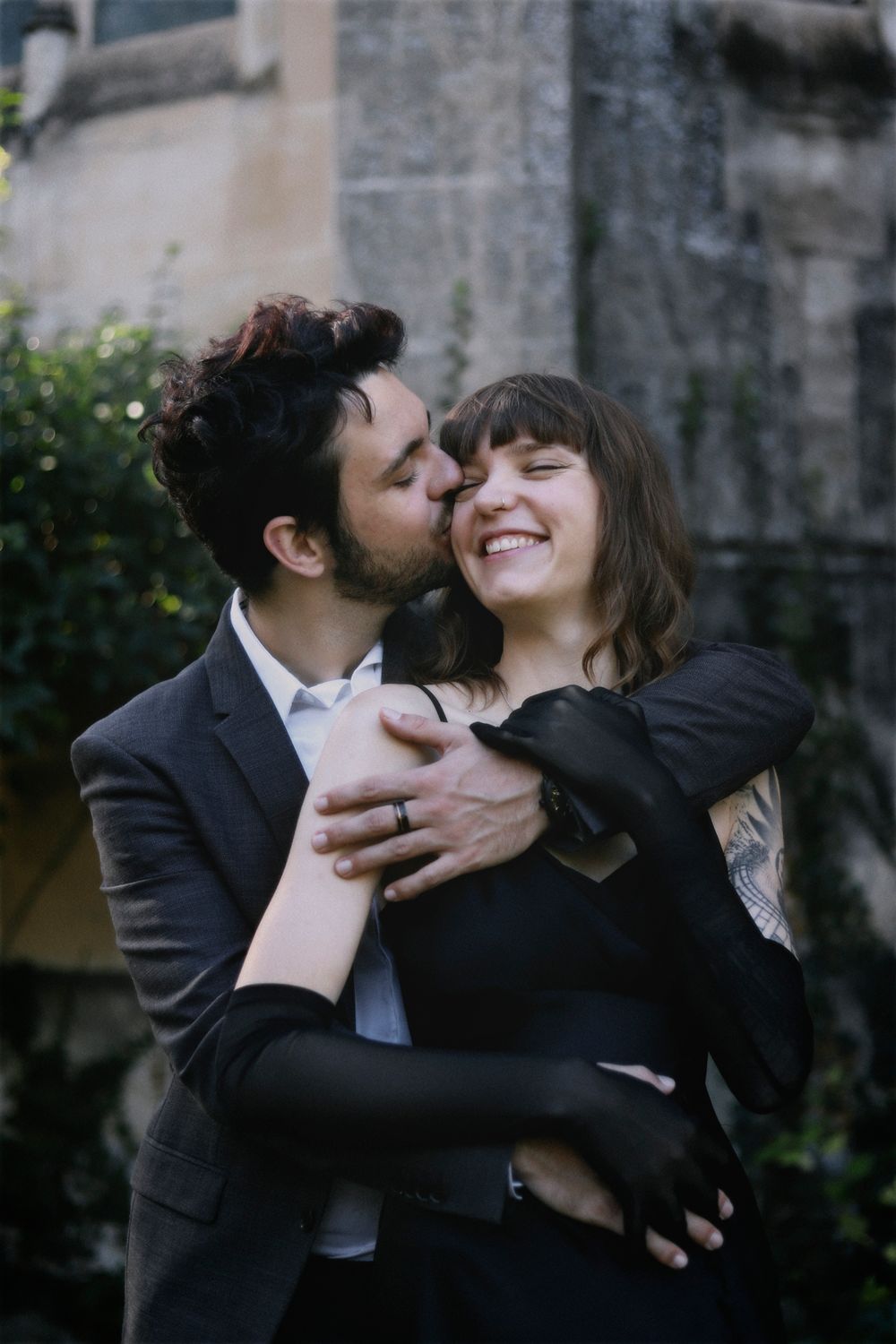 Séance photo par Chaemi Studio, photographe à Montpellier. Shooting portrait éditorial, architectural et élégant en couple.