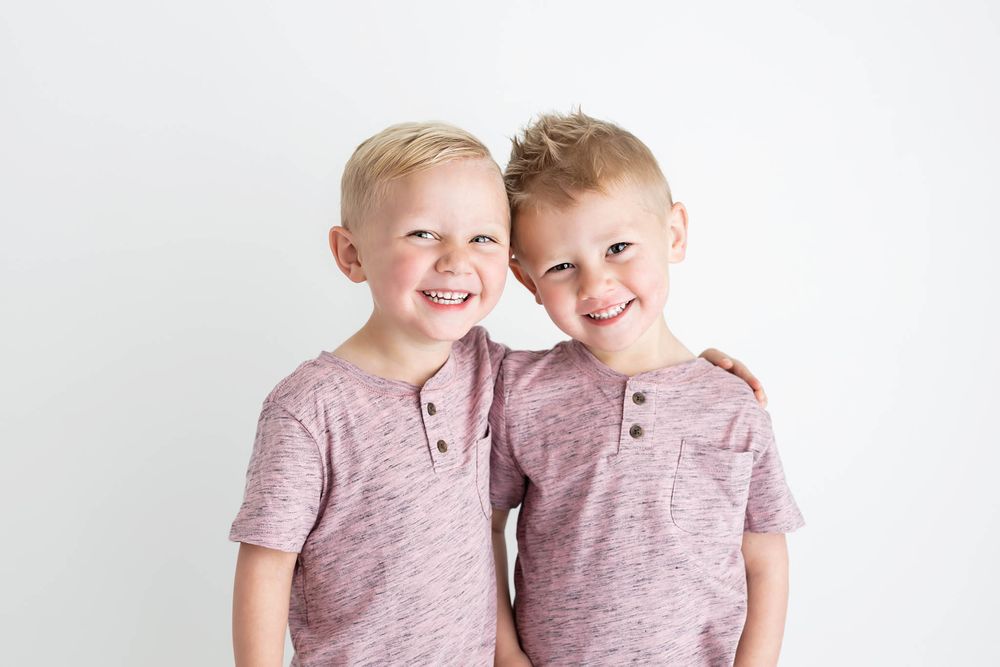 Twin childrens photographer in Menifee.