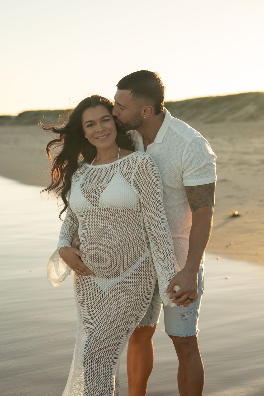 Wollongong maternity photography session with ocean backdrop