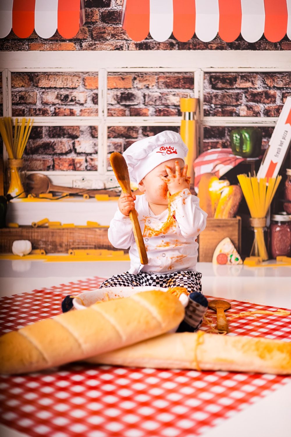 Best photographer for cake smash sessions in michigan