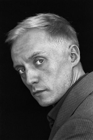Photo portrait of Hamish Hawk