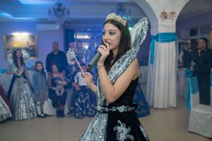 Fotografii de la botez, cu emoții autentice și momente de familie. Portretul copilului, detalii cu lumânări și cadre pline de căldură suflet