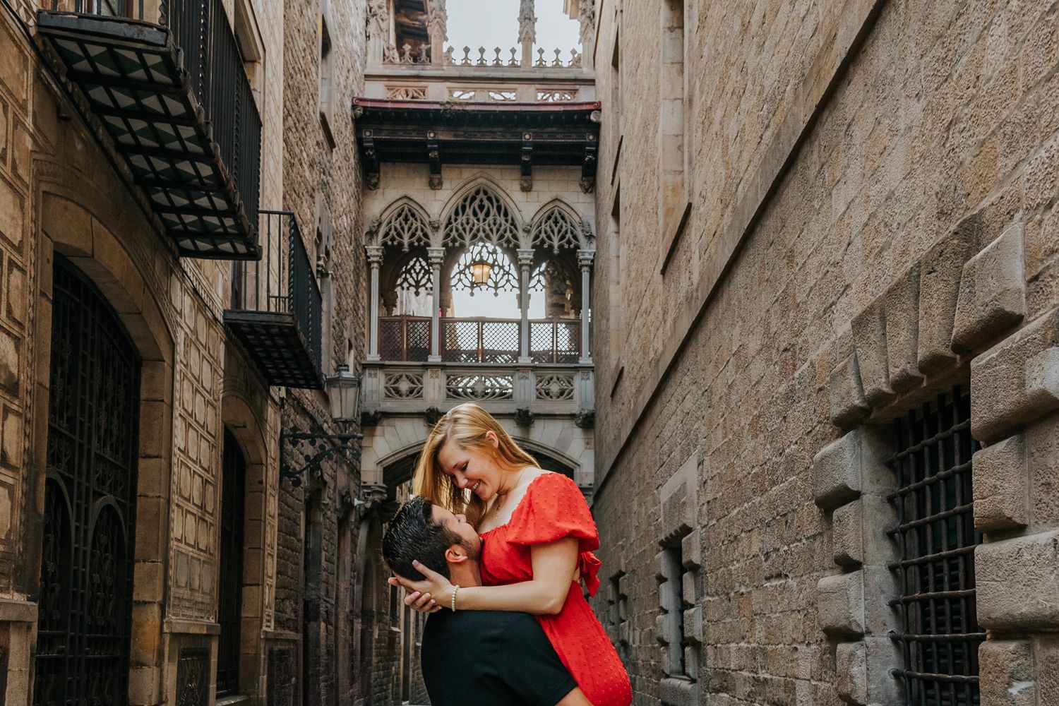 Couple posing in the Old City of Barcelona