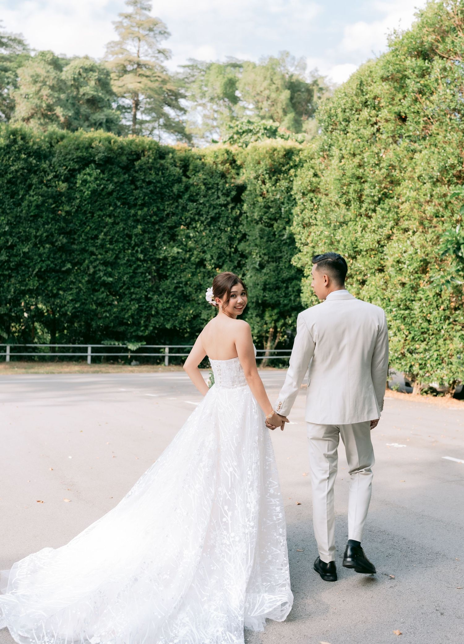 Wedding photographer and wedding videographer in Singapore with affordable wedding photography and videography services