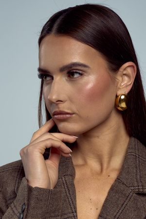 model Lizzy van Rijnsberk, photo Jeroen Nieuwstad, muah Shannon Gallore