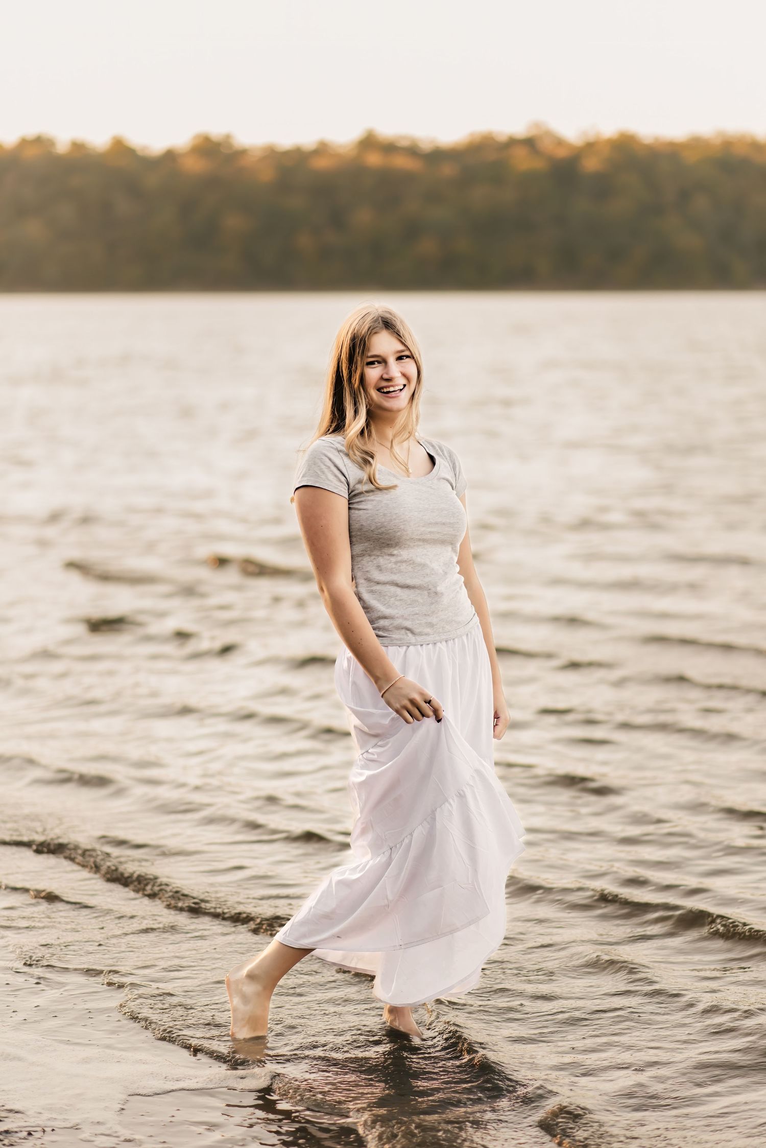 senior photo session at east fork lake