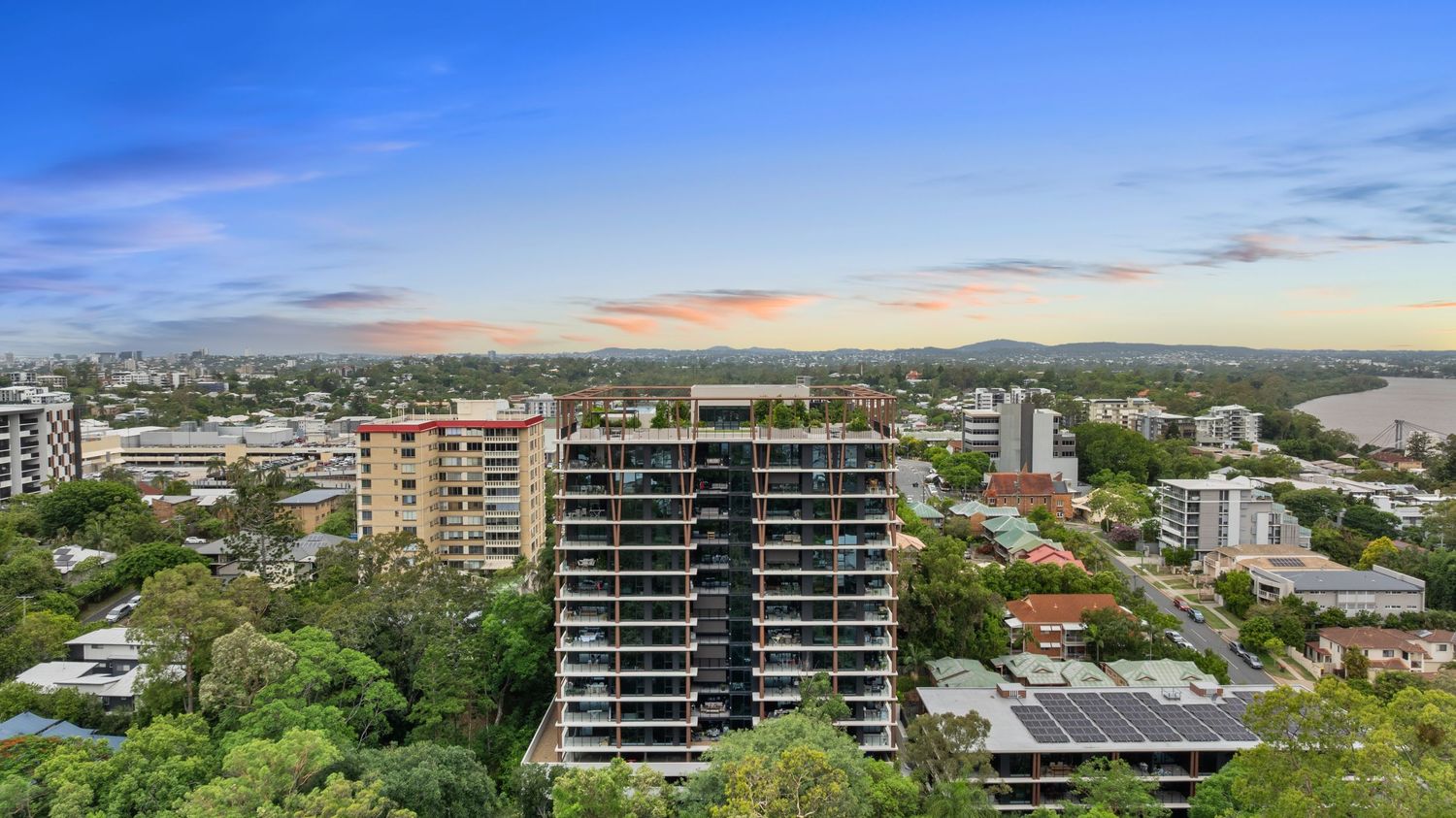 Twilight real estate photography of a high-end property