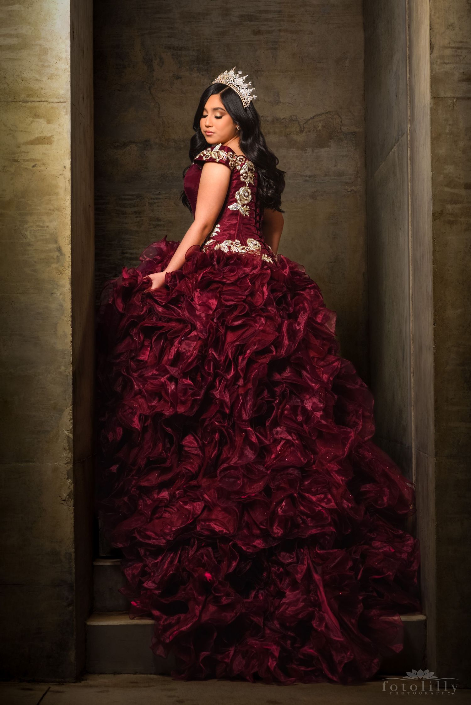 Trusted DFW quince photography studio offering Save The Date sessions, portrait planning and cinematic quinceañera photography across TX