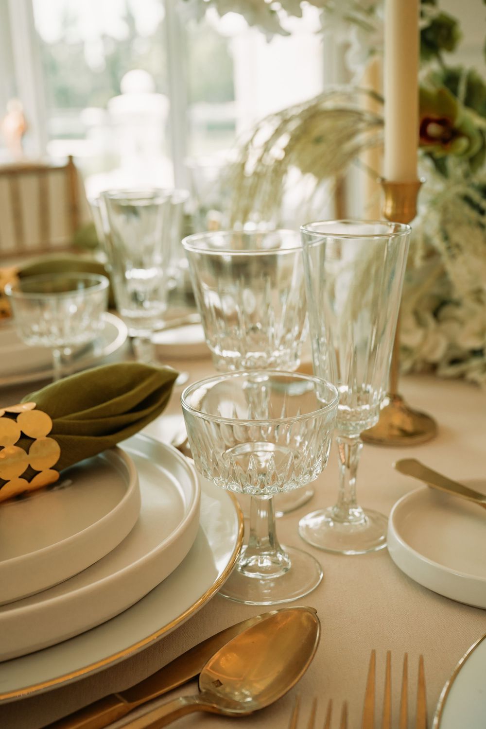 Hillside Estate wedding table scape details in DFW