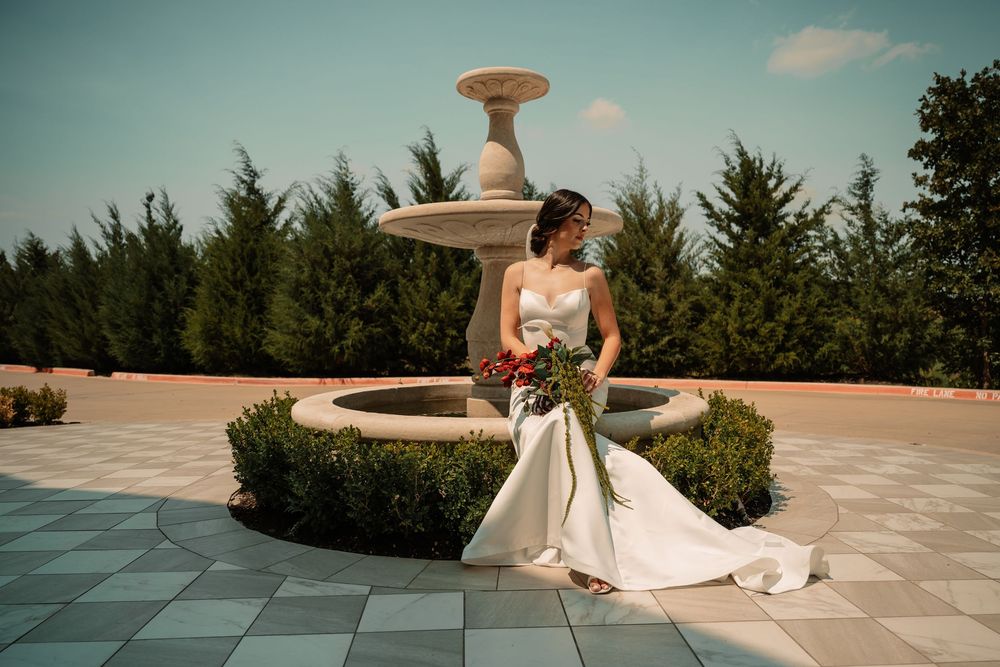 Editorial Bridal portrait outdoors at the Hillside Estate in DFW