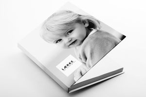 Hos Fotograf Jane Søndberg Århus finder I de fineste fotobøger, som I aldrig bliver trætte af at kigge i . Fotograf med sjæl og varme. Foto.