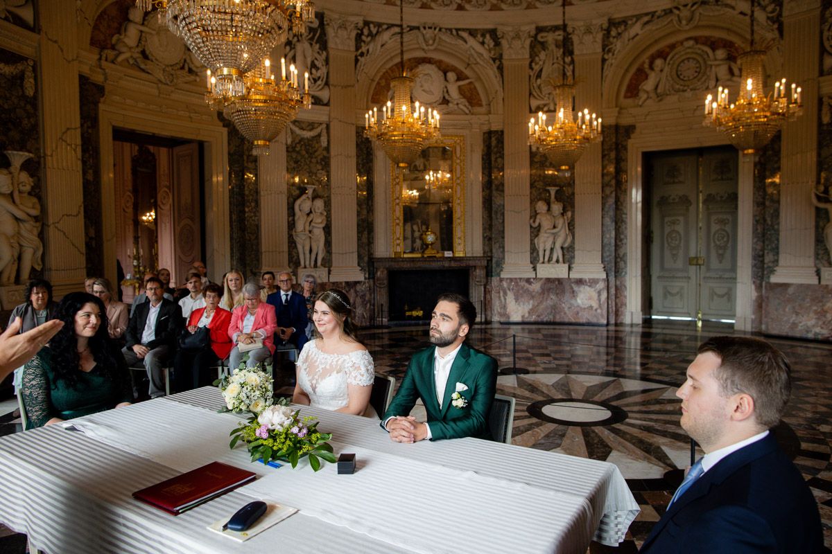 Standesamtliche Hochzeit im Schloss Benrath begleitet von einem Profi Hochzeitsfotograf
